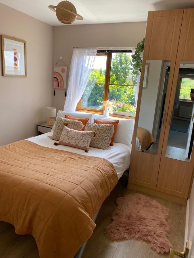 Summer Cottage In Kinsale Exteriör bild